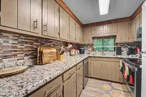 Kitchen - 1410 Village Rd, Murphy, NC 28906 photo 1 of 3