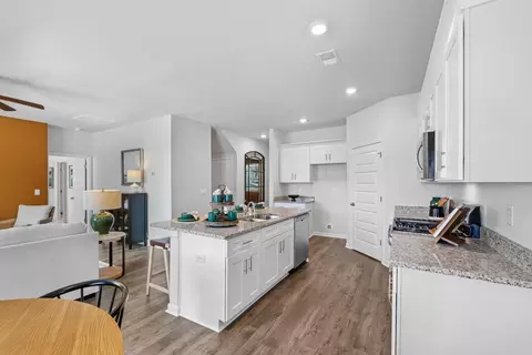 Kitchen - 605 Hillock Ct, Evans, GA 30809 photo 6 of 8