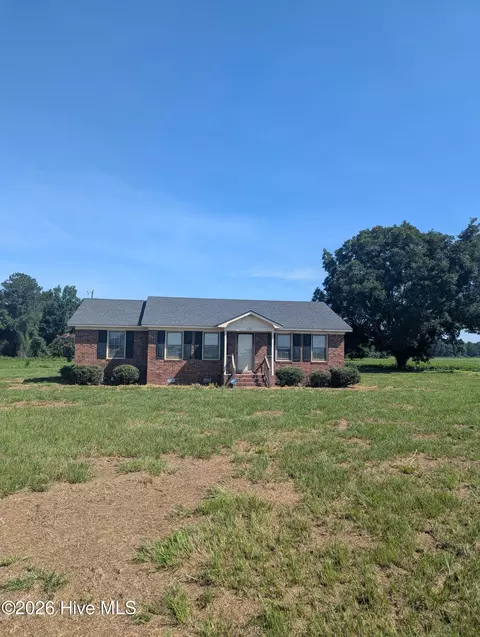 970 High House Rd, Clinton, NC 28328