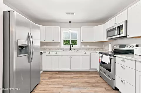 Kitchen - 89 Crown Point Rd, Hubert, NC 28539 photo 5 of 6
