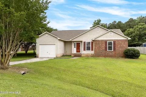 510 Greenfield Pl, Sneads Ferry, NC 28460