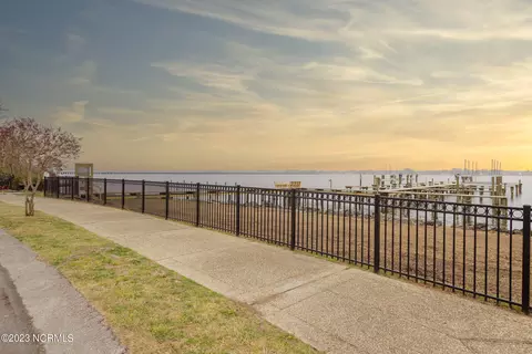 805 E Front St, New Bern, NC 28560 photo 6