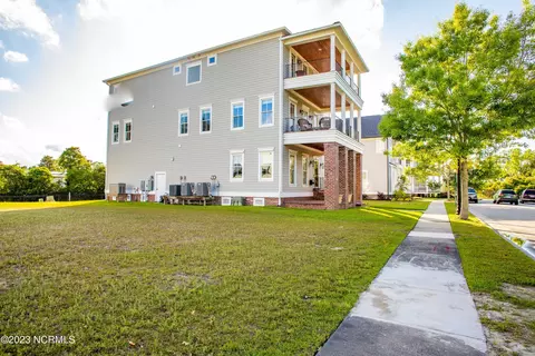 805 E Front St, New Bern, NC 28560 photo 4