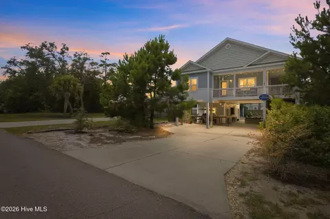 147 NW 11th St, Oak Island, NC 28465
