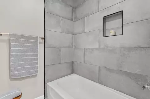 Bath - 1426 Springview Dr, Augusta, GA 30909 photo 2 of 3