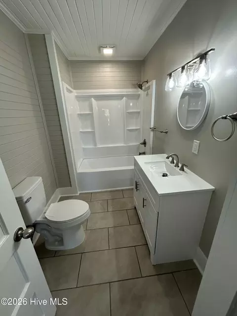 Bath - 135 E Trippe St, Harlem, GA 30814 photo 1 of 4