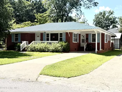 501 N Chestnut St, Mount Olive, NC 28365