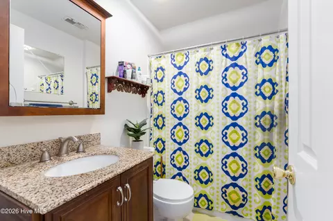 Bath - 121 E Pointe Rd, Rocky Point, NC 28457 photo 3 of 4