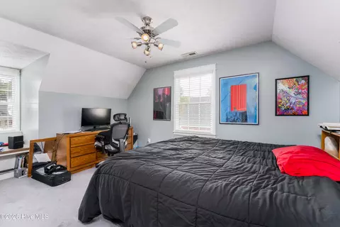 Bedroom - 121 E Pointe Rd, Rocky Point, NC 28457 photo 4 of 5