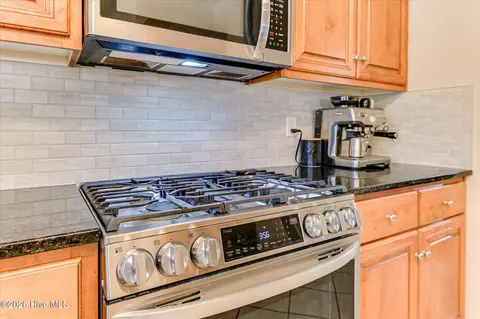 Kitchen - 335 Barnsley Dr, Evans, GA 30809 photo 3 of 6