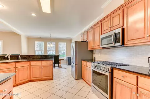 Kitchen - 335 Barnsley Dr, Evans, GA 30809 photo 5 of 6