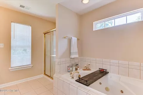 Bath - 335 Barnsley Dr, Evans, GA 30809 photo 3 of 6