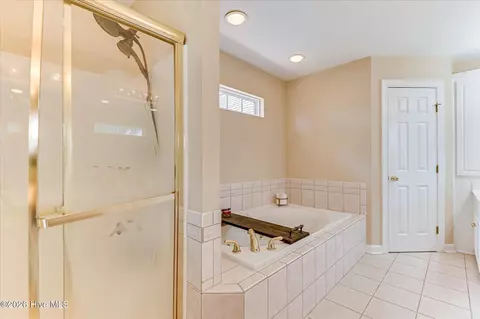 Bath - 335 Barnsley Dr, Evans, GA 30809 photo 5 of 6