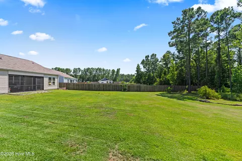 Exterior - 19 Evian Ct, Hampstead, NC 28443 photo 6 of 7