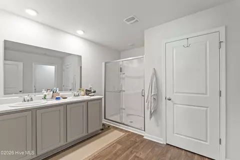 Bath - 19 Evian Ct, Hampstead, NC 28443 photo 1 of 5