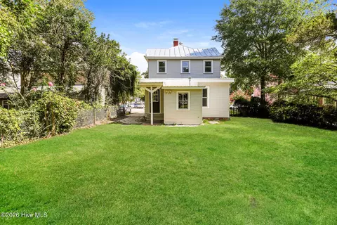 Exterior - 319 E Main St, Washington, NC 27889 photo 2 of 2