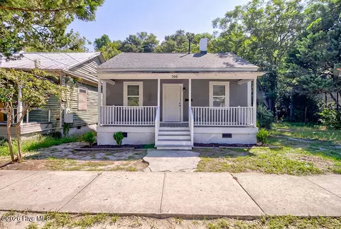 709 S 10th St, Wilmington, NC 28401