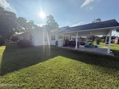 Exterior - 136 Maple St, Brunswick, NC 28424 photo 11 of 12