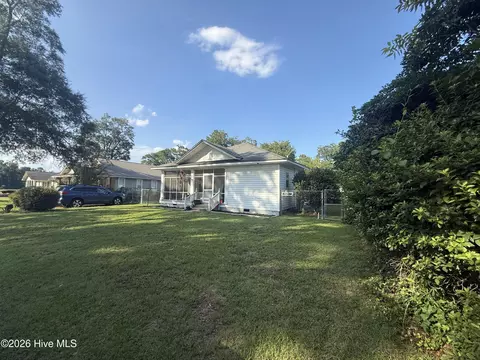 Exterior - 136 Maple St, Brunswick, NC 28424 photo 6 of 12