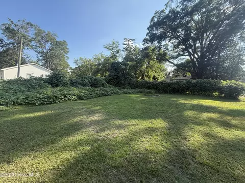 Exterior - 136 Maple St, Brunswick, NC 28424 photo 8 of 12