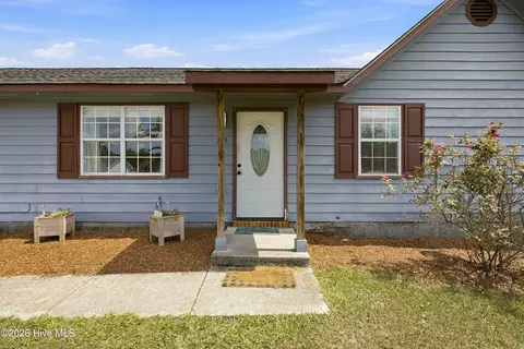 Exterior - 215 S Ginger Dr, Hubert, NC 28539 photo 2 of 4