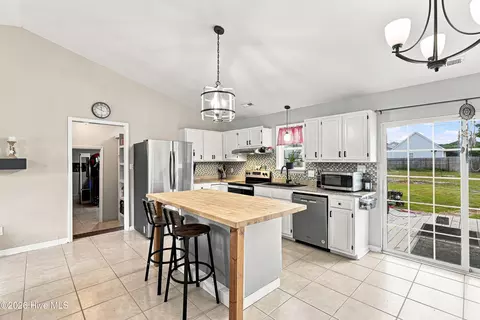 Kitchen - 215 S Ginger Dr, Hubert, NC 28539 photo 4 of 4