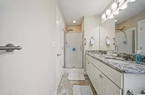 202 Spinnaker St UNIT B, Elizabeth City, NC 27909