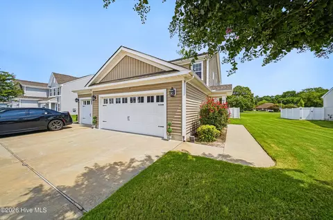 202 Spinnaker St UNIT B, Elizabeth City, NC 27909