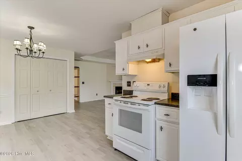 Kitchen - 4016 Hidden Haven Ct, Augusta, GA 30909 photo 3 of 6