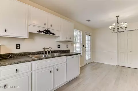 Kitchen - 4016 Hidden Haven Ct, Augusta, GA 30909 photo 4 of 6