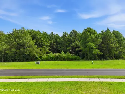 324 Spicer Lake Dr, Holly Ridge, NC 28445