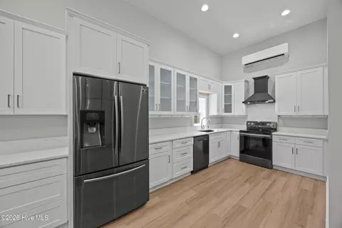 Kitchen - 107 Patton Ln, Hampstead, NC 28443 photo 8 of 10