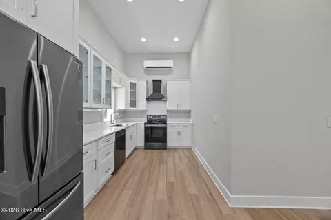 Kitchen - 107 Patton Ln, Hampstead, NC 28443 photo 9 of 10