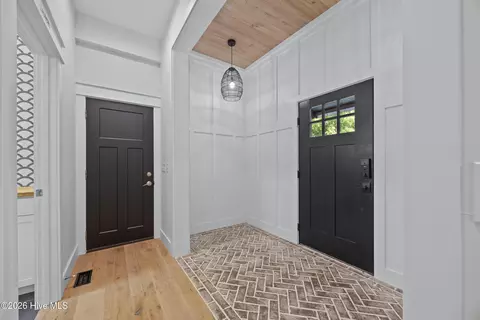 Entry Way - 107 Patton Ln, Hampstead, NC 28443 photo 1 of 6
