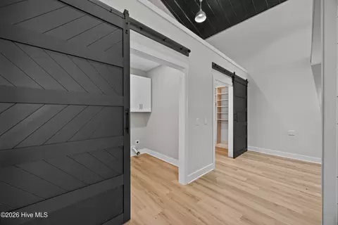 Entry Way - 107 Patton Ln, Hampstead, NC 28443 photo 5 of 6