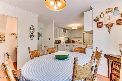 Dining - 4594 Ashbrook Ct, Martinez, GA 30907 photo 4 of 5