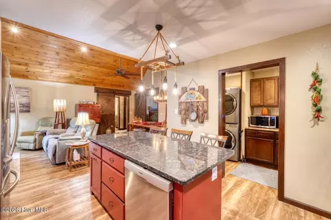 Kitchen - 2592 Caney Creek Rd, Murphy, NC 28906 photo 3 of 4