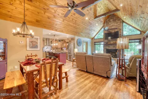 Dining - 2592 Caney Creek Rd, Murphy, NC 28906 photo 2 of 2