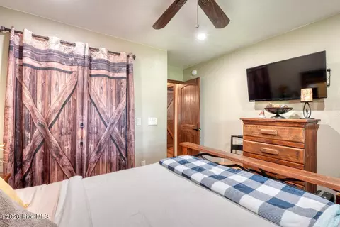 Bedroom - 2592 Caney Creek Rd, Murphy, NC 28906 photo 2 of 7