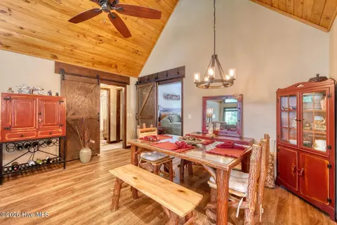 Dining - 2592 Caney Creek Rd, Murphy, NC 28906 photo 1 of 2