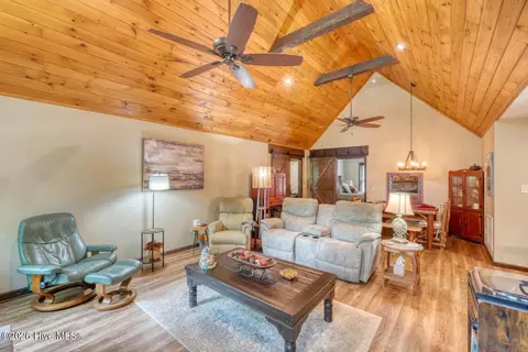 Living - 2592 Caney Creek Rd, Murphy, NC 28906 photo 3 of 3