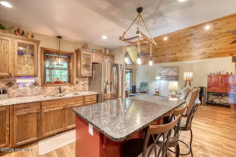 Kitchen - 2592 Caney Creek Rd, Murphy, NC 28906 photo 4 of 4
