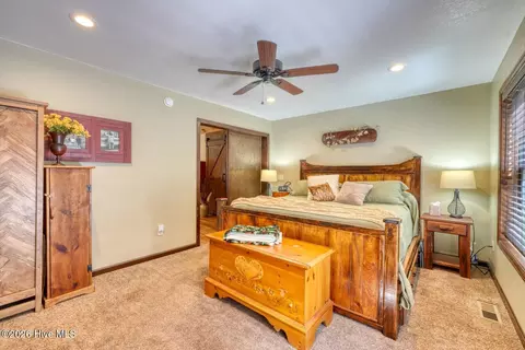 Bedroom - 2592 Caney Creek Rd, Murphy, NC 28906 photo 7 of 7