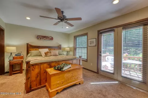 Bedroom - 2592 Caney Creek Rd, Murphy, NC 28906 photo 6 of 7