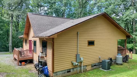 Exterior - 2592 Caney Creek Rd, Murphy, NC 28906 photo 1 of 16