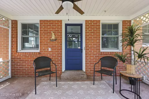 Exterior - 614 E 6th St, Washington, NC 27889 photo 5 of 10