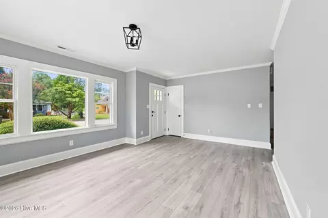 Living - 614 E 6th St, Washington, NC 27889 photo 2 of 4