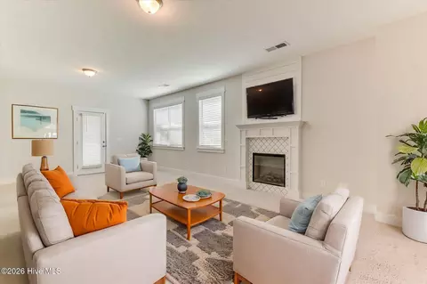 Living - 3542 Hilltop Trl, Evans, GA 30809 photo 8 of 10