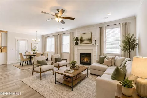 Living - 3542 Hilltop Trl, Evans, GA 30809 photo 5 of 10
