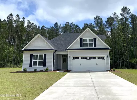 4 Bristol Bay Drive, Lake Waccamaw, NC 28450